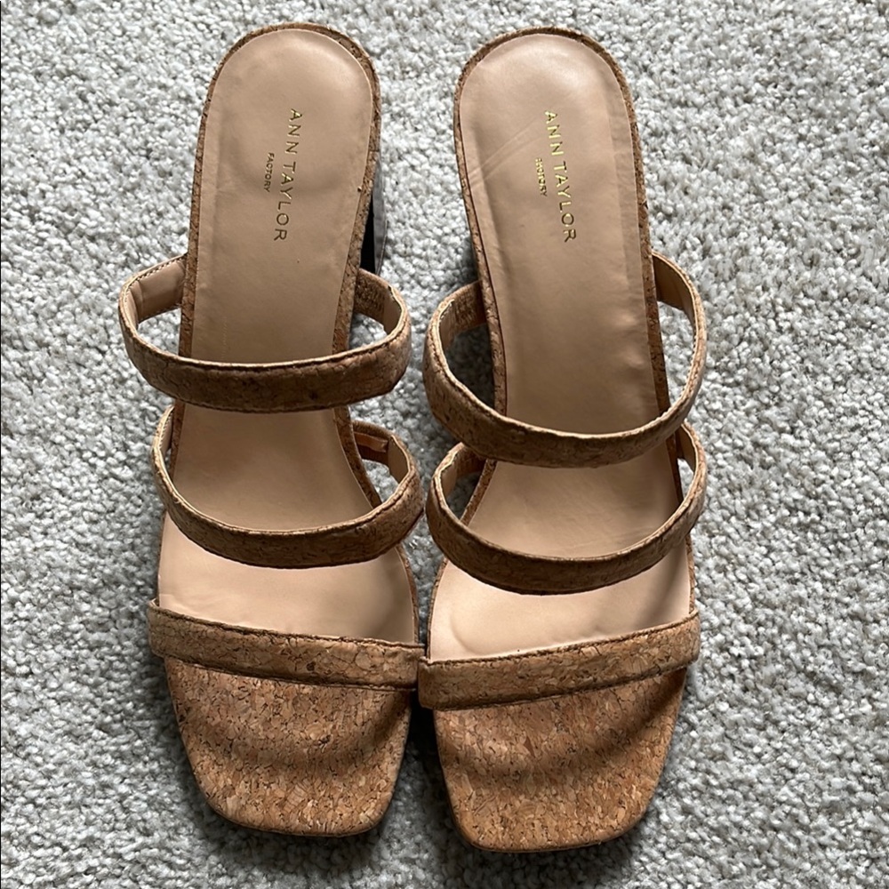 Ann Taylor Women's Tan Cork Sandals